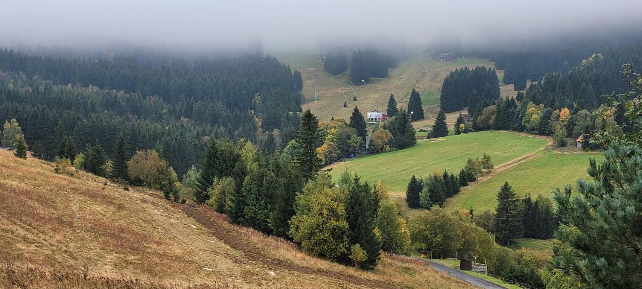 Loučná pod KlínovcemVyhledy Bez Hranic By Mountain Ways公寓 外观 照片